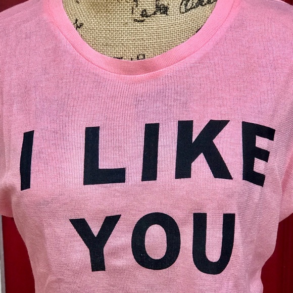 New women Pink Crop Top, quarter length sleeves. - Picture 2 of 3